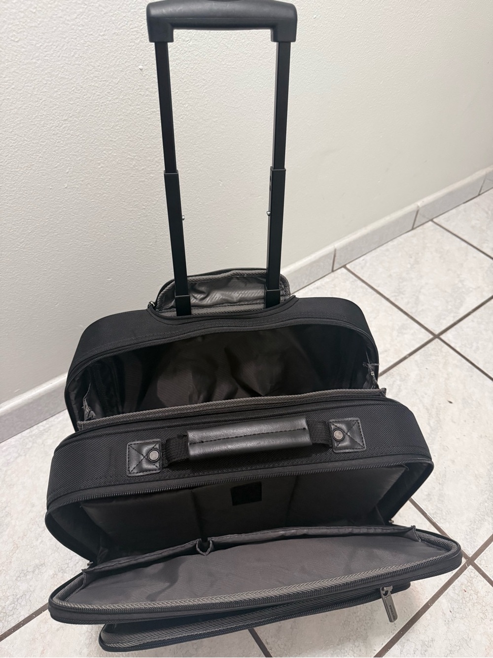 Black Rolling Laptop Briefcase with Telescoping Handle